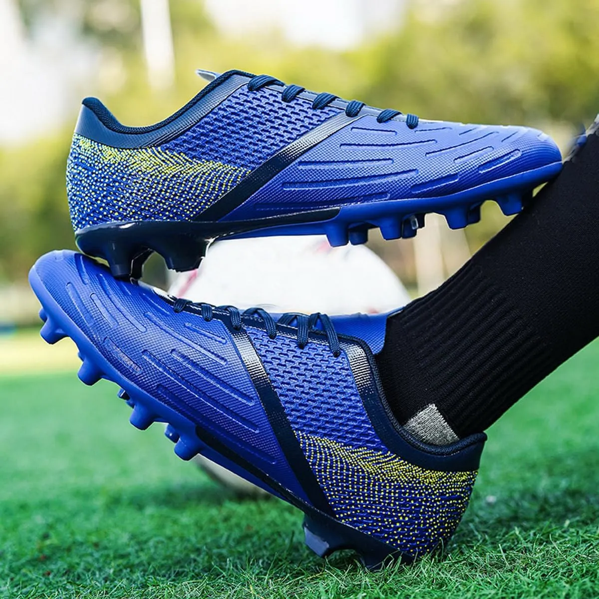 DHOVOR Soccer Cleats for Men's Football Shoes Youth Lightweight Football Cleats Athletics Football Trainers Outdoor Soccer Shoes Men