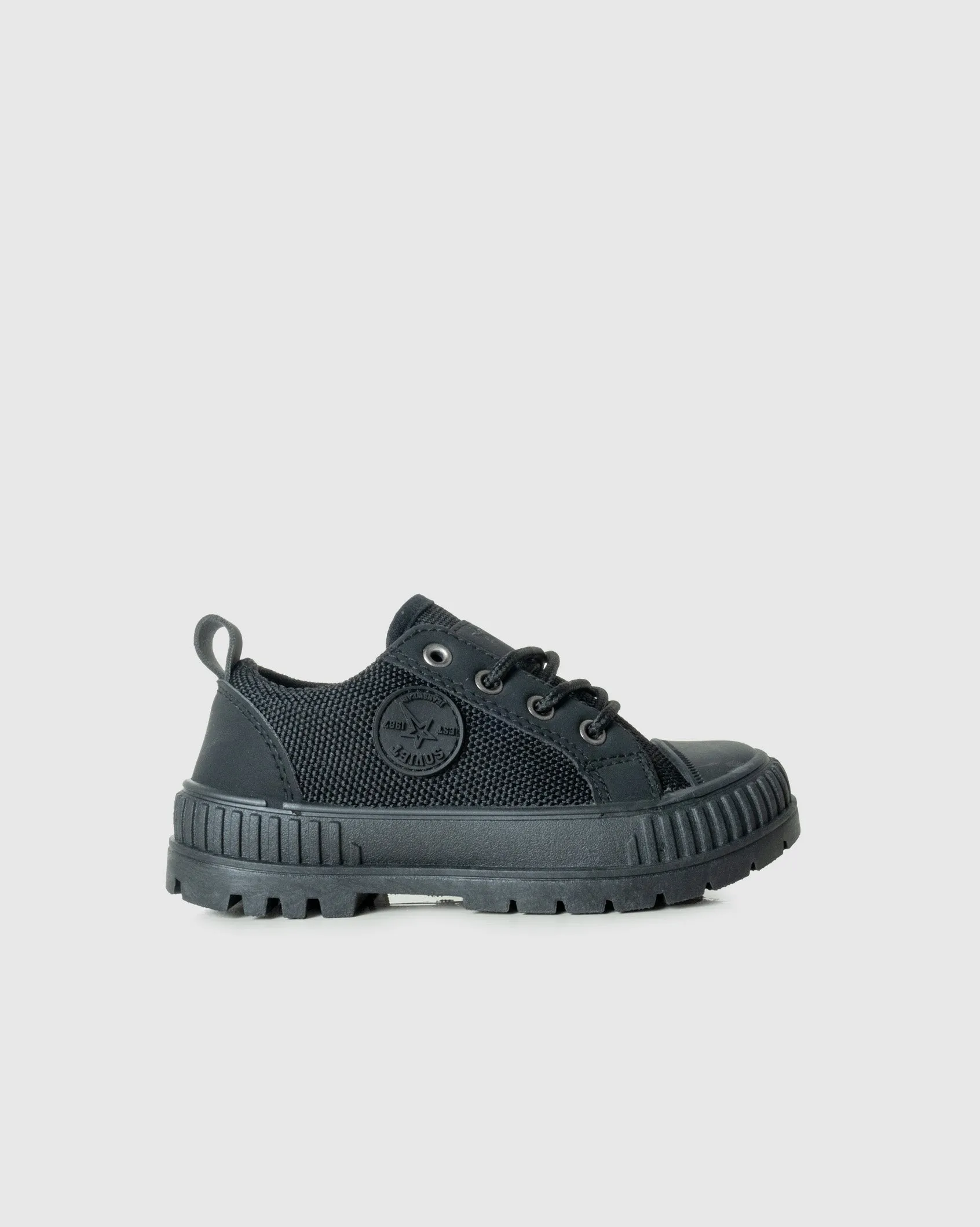 Kids Young - Low Cut Canvas Sneaker