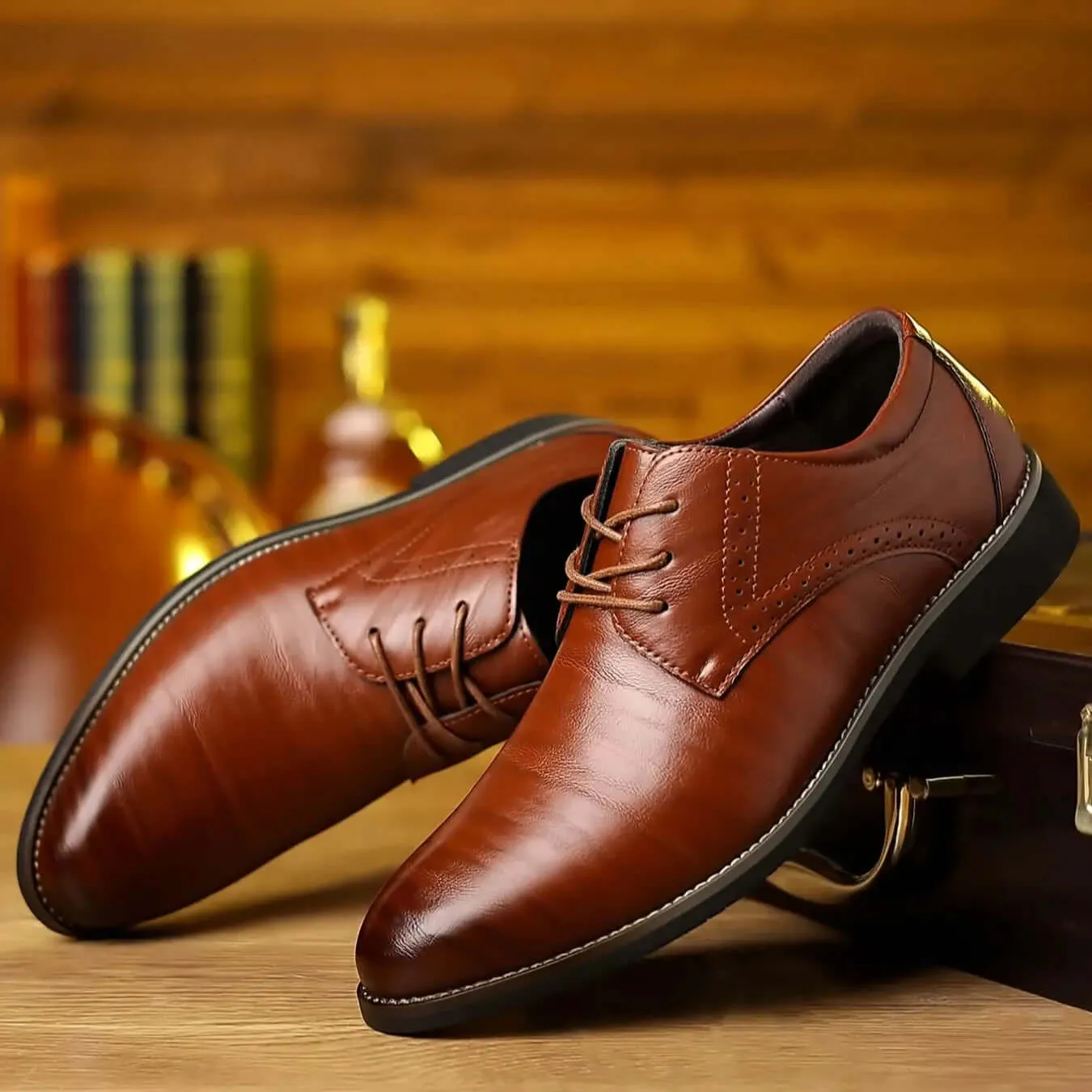 Men's Leather Oxford Shoes: Classic Lace-Up Brogue
