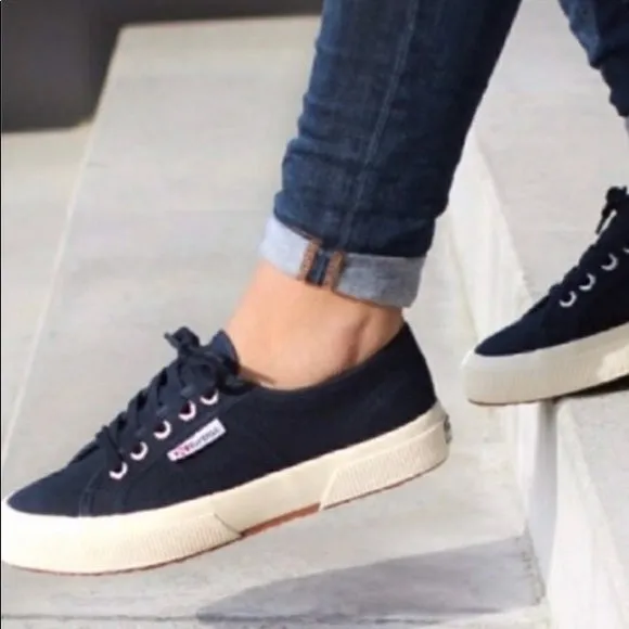 Superga 2750 Cotu Classic Lace Up Fashion Shoe Sneaker Navy (39.5 (US Men's 7, US Women's 8.5) Medium, NAVY)