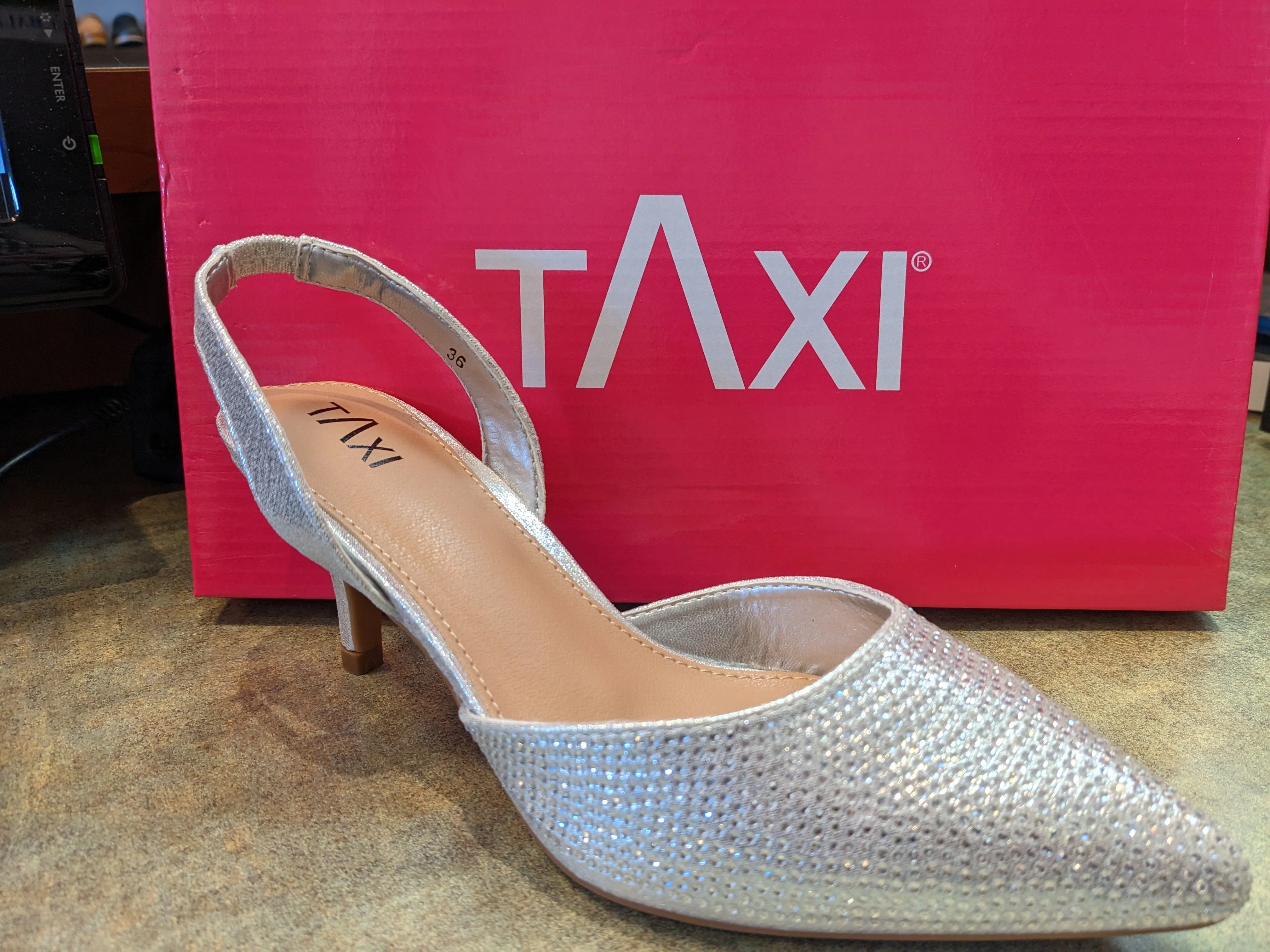 Taxi Women's Tyra Kitten Heels- Silver