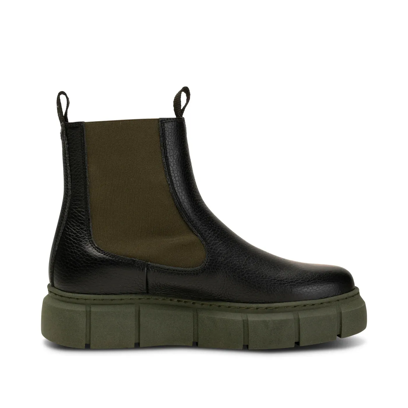 Tove Chelsea Boot (Black   Khaki)